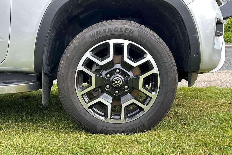 Begagnad VW Amarok Style 202 HK (148 kW) 2023 Röd Pickup