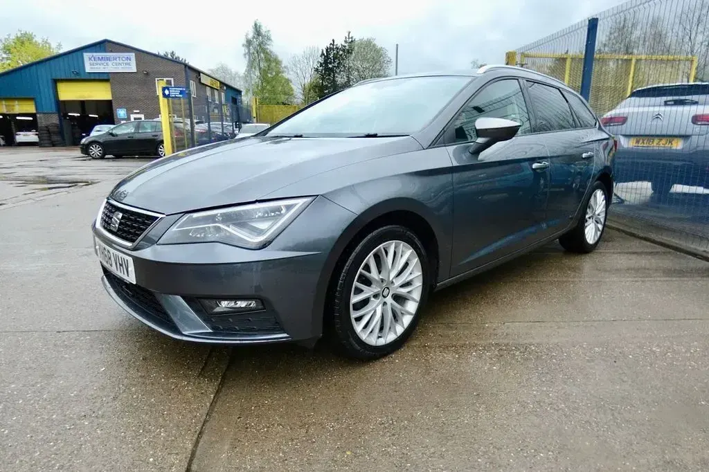 Used Seat Leon ST SE Dynamic 115 HP (84 kW) 2018 Grey Estate