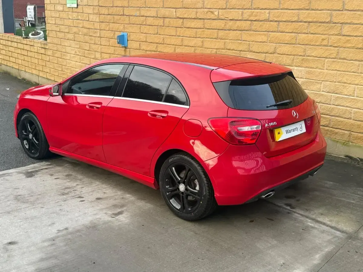 Used Mercedes A180 109 HP (80 kW) 2014 Red Hatchback