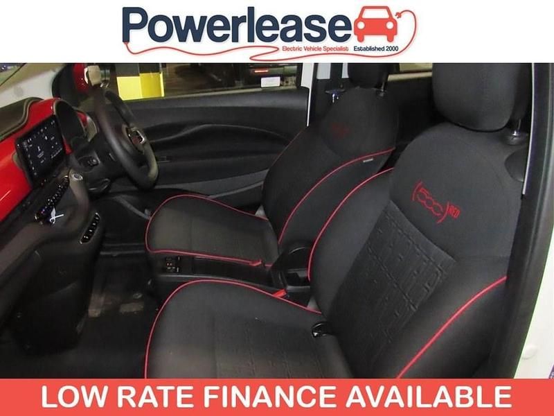 Used Fiat 500e Red 86 kW (118 HP) 2022 White Cabriolet