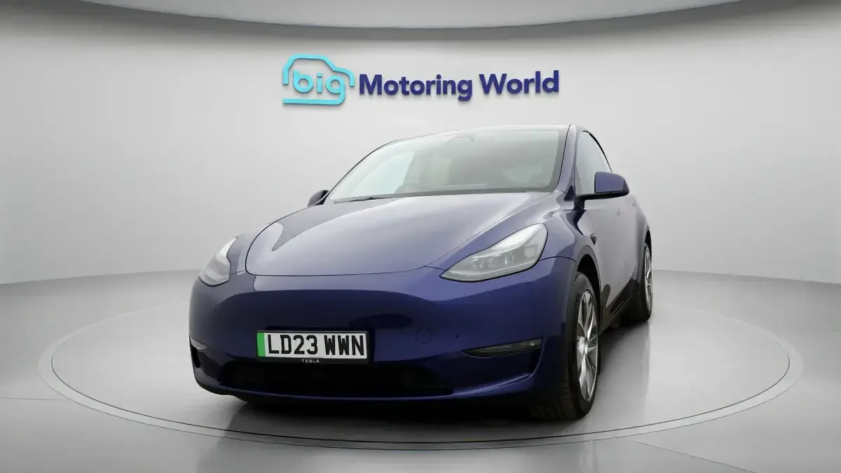 Used Tesla Model Y Long Range AWD 378 kW (514 HP) 2023 Blue SUV