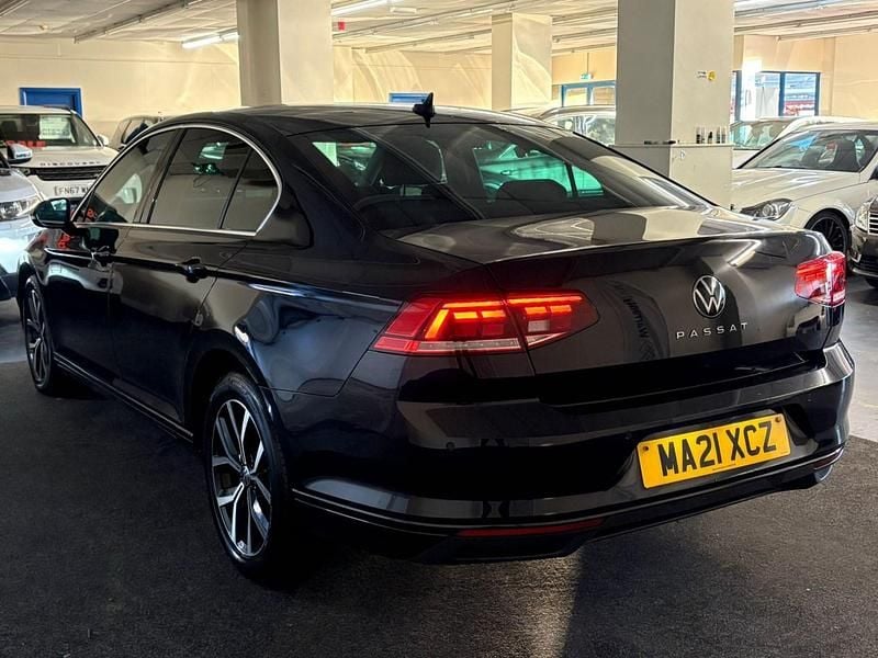 Used VW Passat SEL 150 HP (110 kW) 2021 Black Sedan