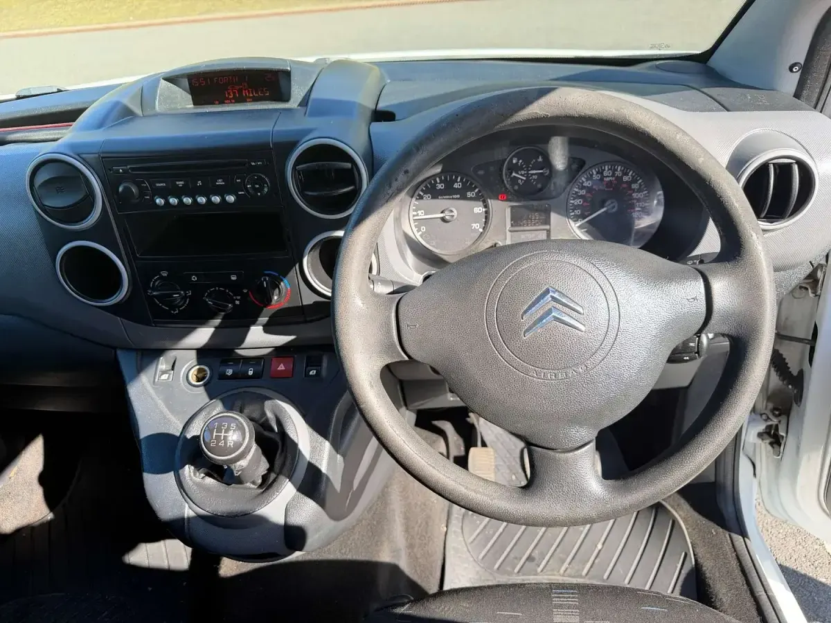 Used Citroën Berlingo 90 HP (66 kW) 2010 White MPV