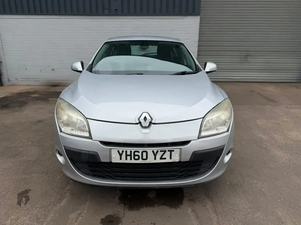 Used Renault Mégane III Dynamique 2010 Silver Hatchback