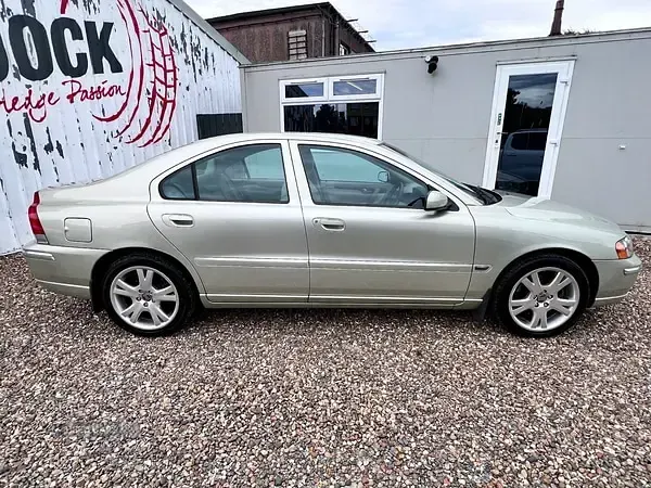 Used Volvo S60 SE 2006 Gold Sedan