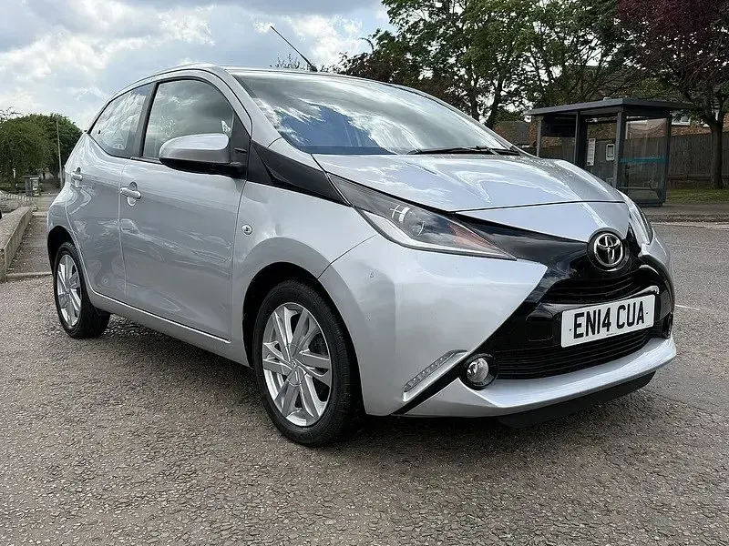 Gebraucht Toyota Aygo x-press 2014 Silber Kleinwagen