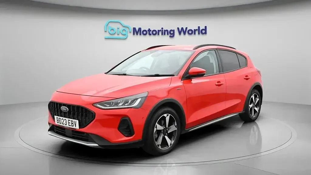 Usado Ford Focus Active 155 CV (114 kW) 2023 Rojo Utilitario