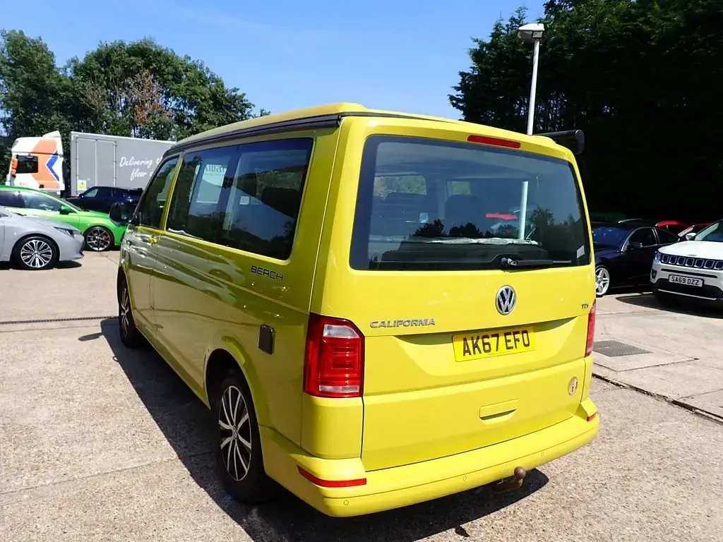 Used VW California Beach 150 HP (110 kW) 2017 Yellow Van