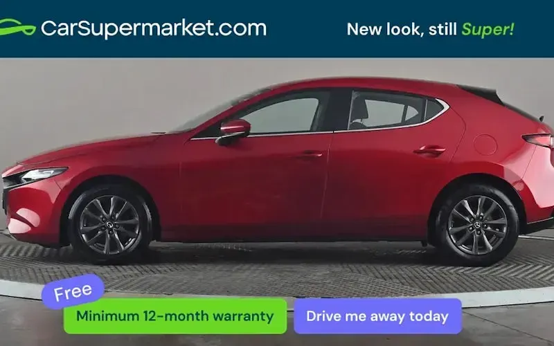 Używany Mazda 3 122 KM (89 kW) 2022 Czerwony Hatchback