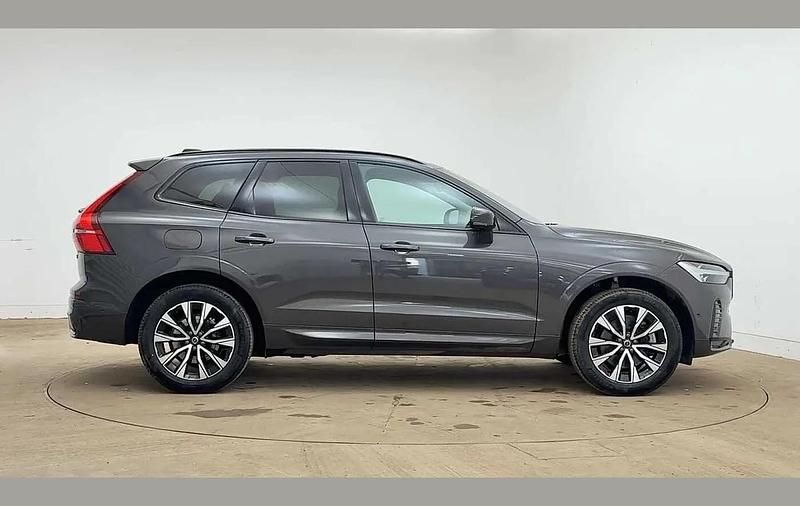 Used Volvo XC60 Plus 247 HP (181 kW) 2025 Grey SUV