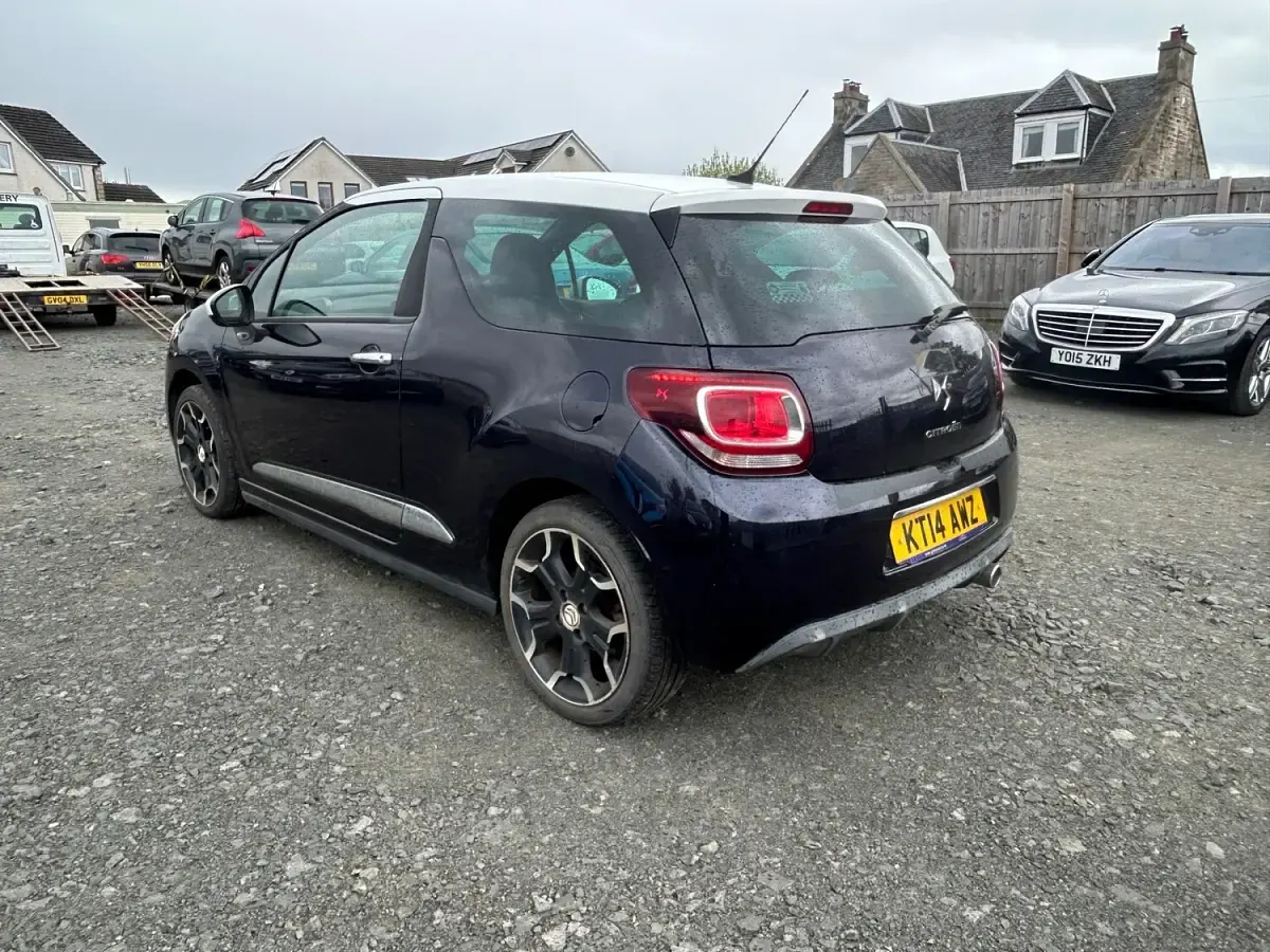 Begagnad Citroën DS3 2014 Blå Halvkombi