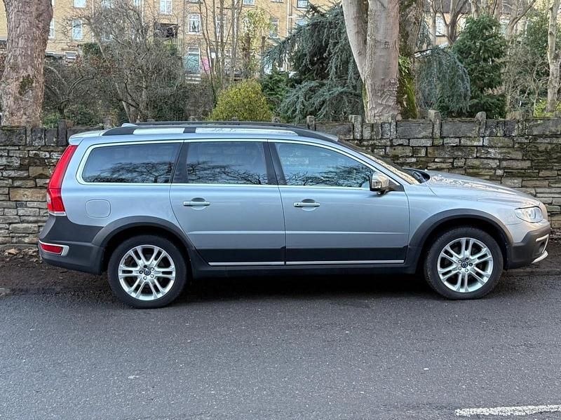 Silver Used 2015 Volvo XC70 SE Lux Estate | £10,995 (Fair price) - Image 1/4
