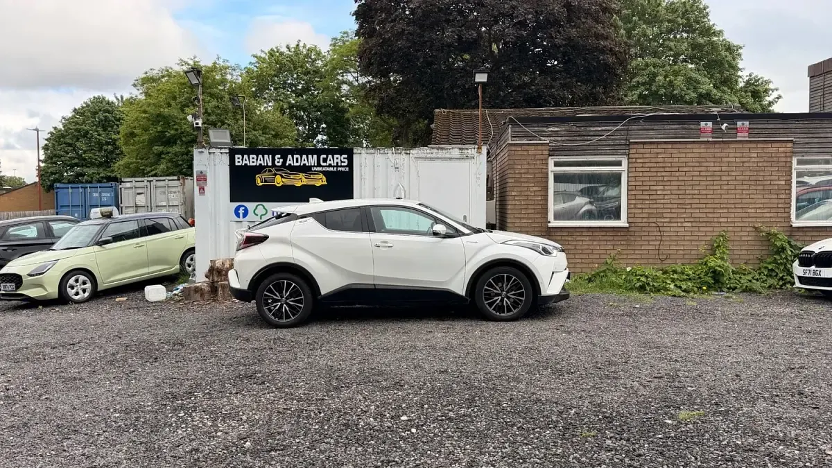 Used Toyota C-HR 2018 White SUV