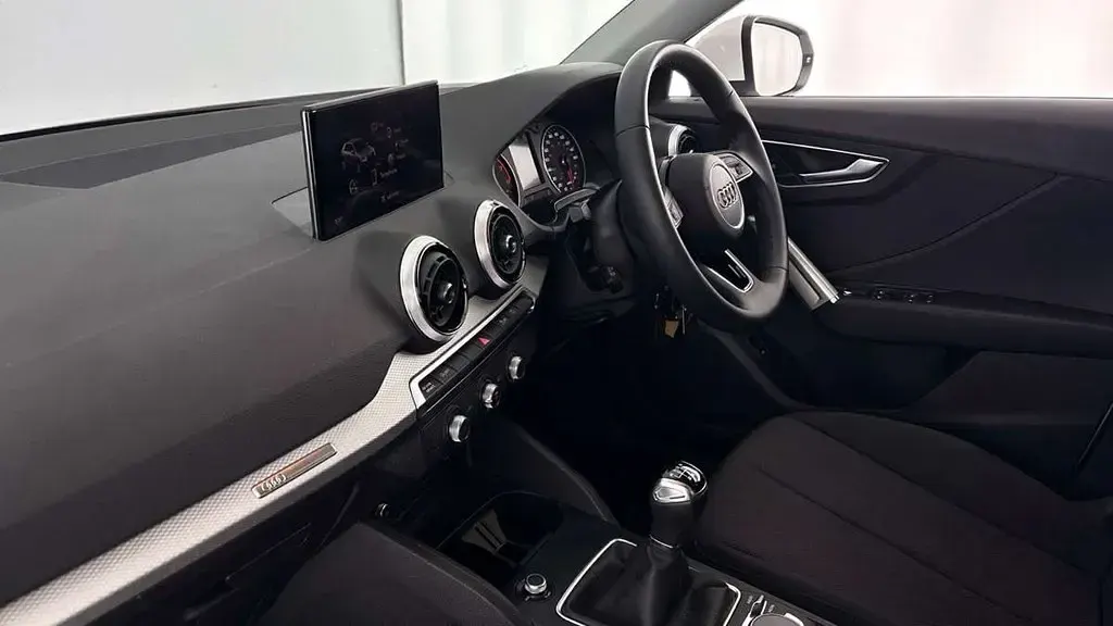 Begagnad Audi Q2 150 HK (110 kW) 2023 Vit SUV