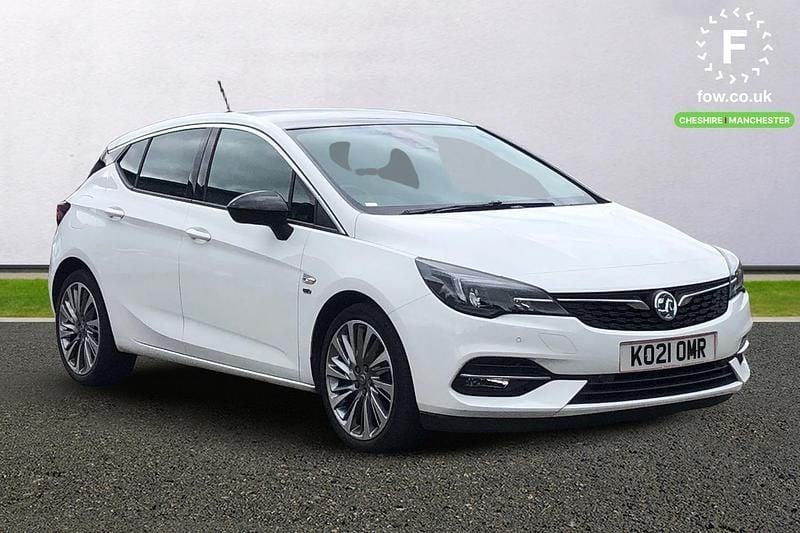White Used 2021 Vauxhall Astra Edition Hatchback | £11,299 (Fair price) - Image 1/4