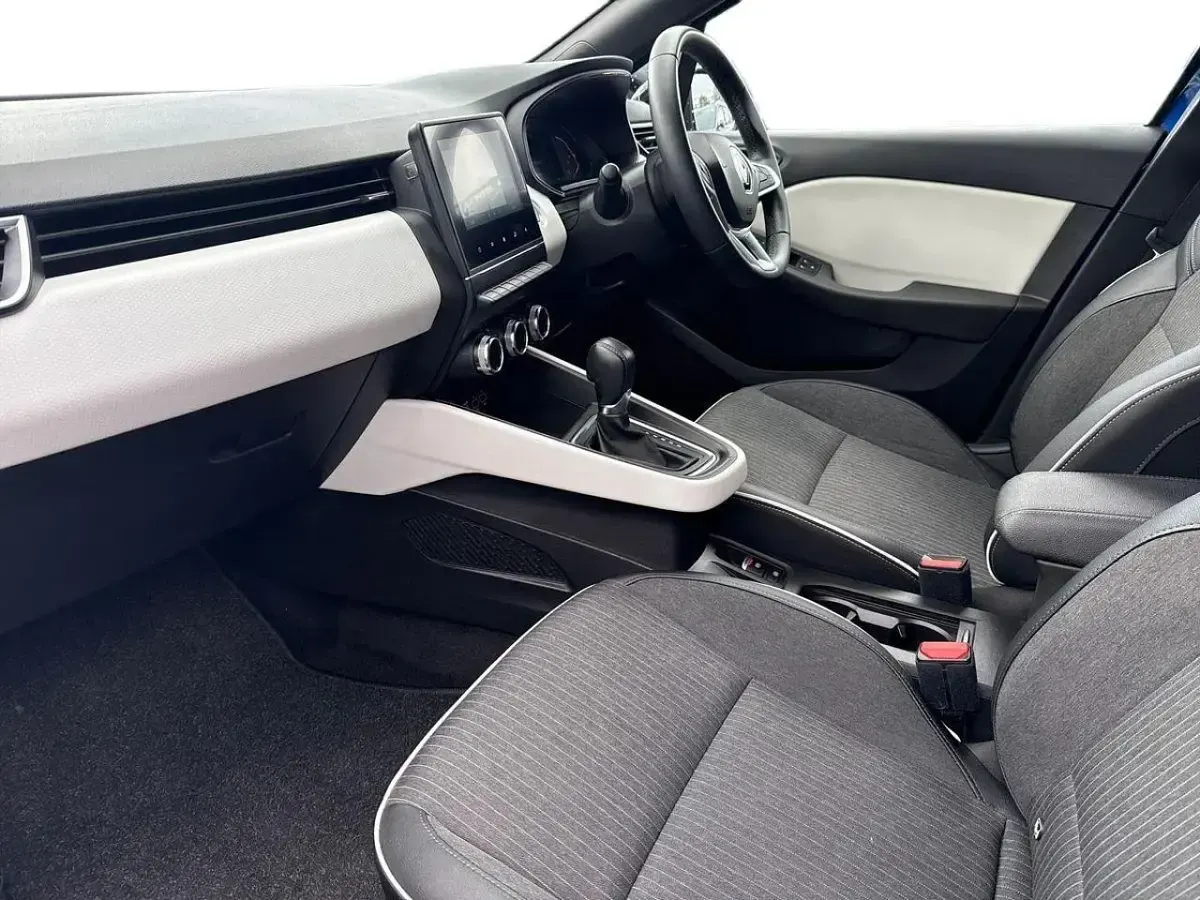 Used Renault Clio V Techno 140 HP (102 kW) 2023 Blue