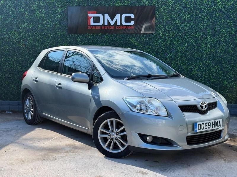 Used Toyota Auris 101 HP (74 kW) 2009 Silver Hatchback