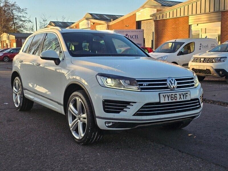 White Used 2016 VW Touareg R-line Plus SUV | £15,495 (Fair price) - Image 1/4