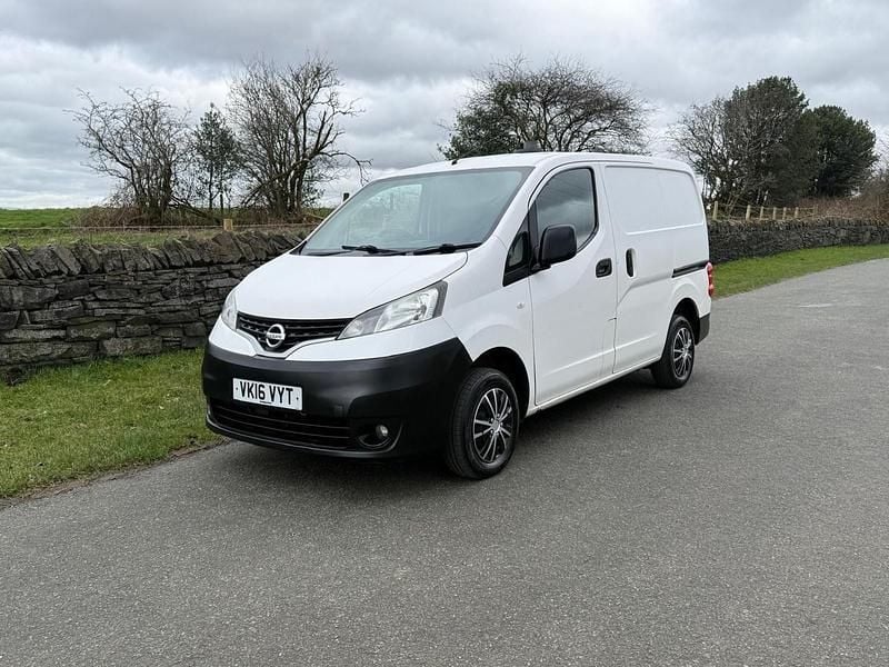 Used Nissan NV200 Acenta 108 HP (79 kW) 2016 White MPV