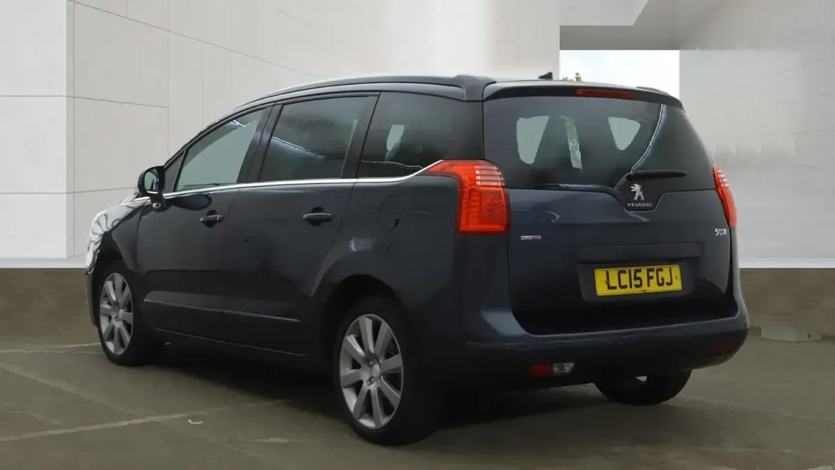 Used Peugeot 5008 Allure 2015 Blue MPV