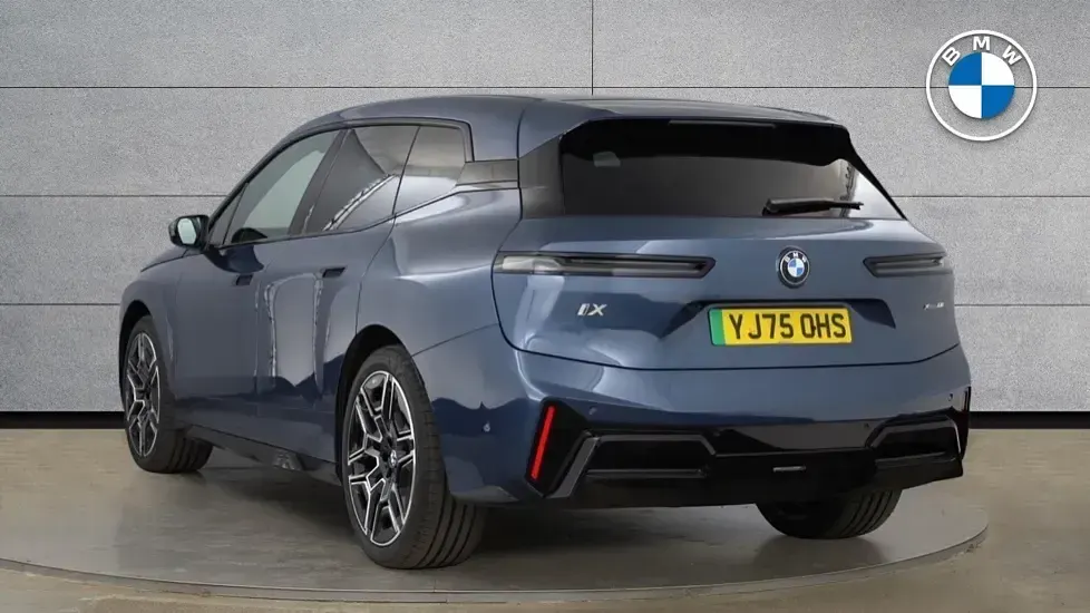 Usado BMW iX M Sport 394 kW (537 HP) 2025 Azul SUV