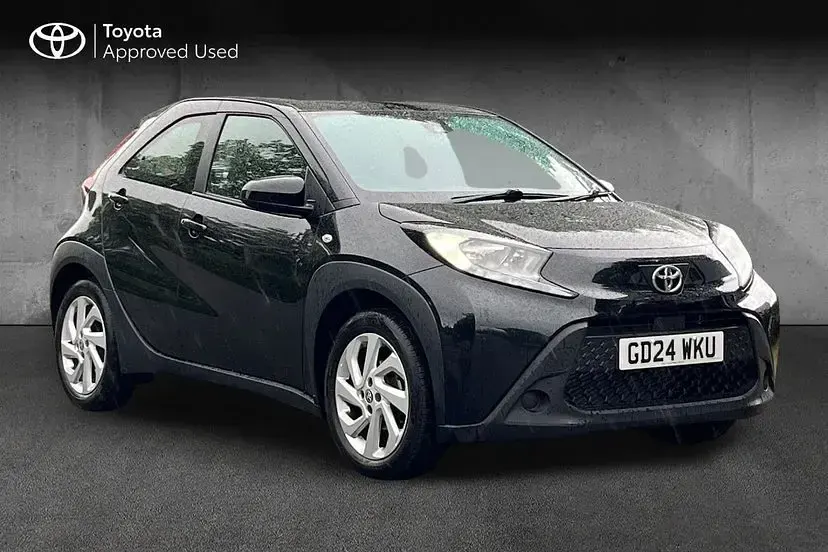Used Toyota Aygo X PURE 72 HP (52 kW) 2024 Black SUV