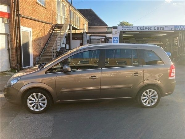 Brown Used 2014 Vauxhall Zafira Design Edition MPV | £3,495 - Image 1/1