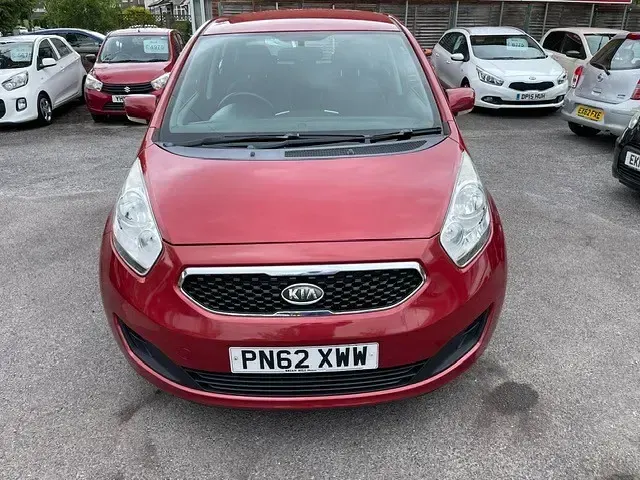 Used Kia Venga 90 HP (66 kW) 2012 Red Hatchback