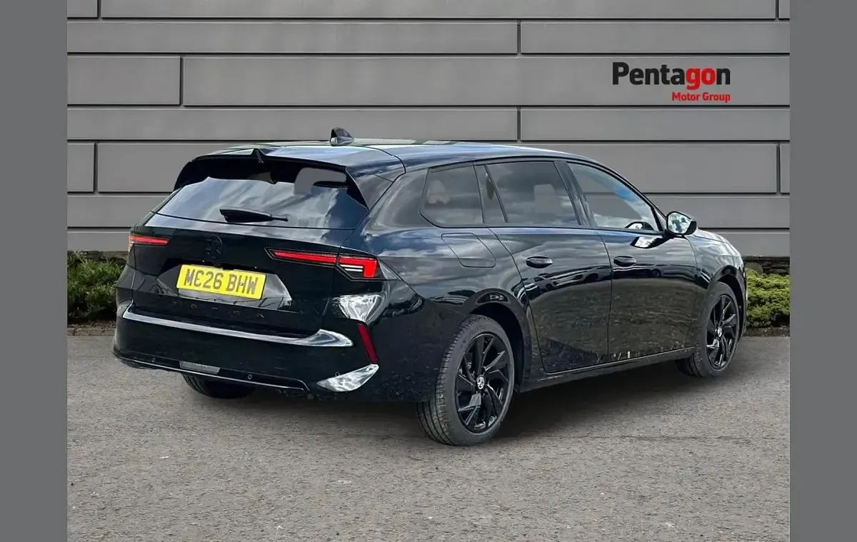 New Vauxhall Astra 128 HP (94 kW) 2026 Black Estate