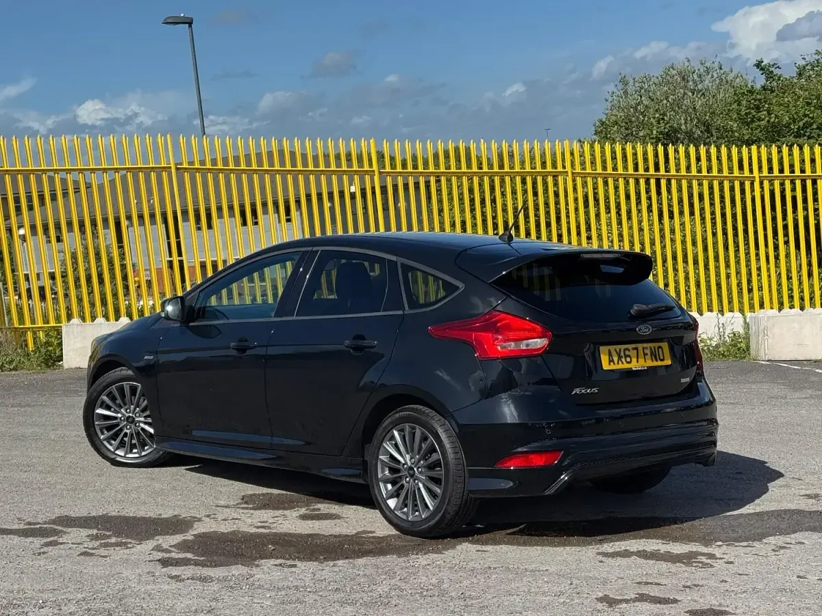 Used Ford Focus ST-Line 140 HP (102 kW) 2018 Black Hatchback