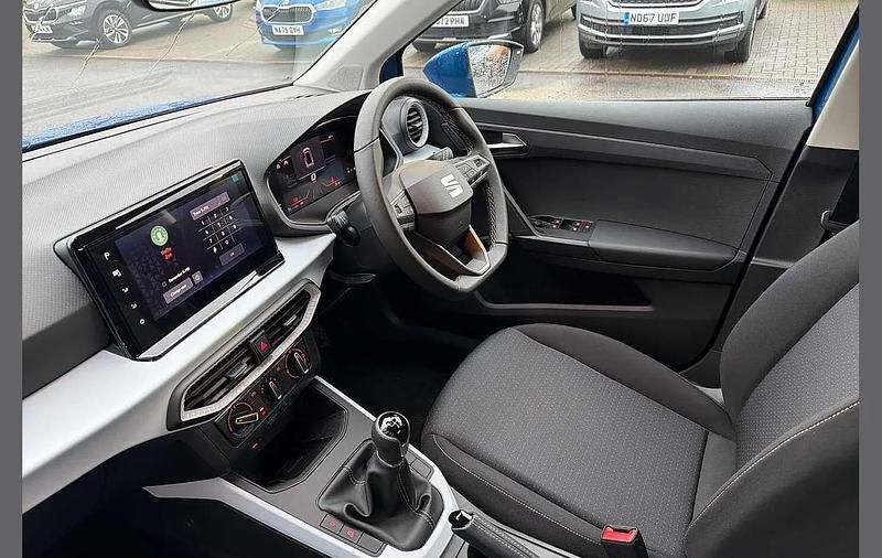 New Seat Arona SE Technology 94 HP (69 kW) 2025 Blue SUV