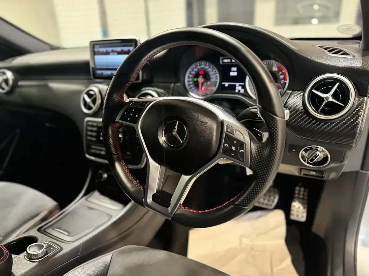 Used Mercedes CLA180 Sport Edition 122 HP (89 kW) 2026 Silver Hatchback