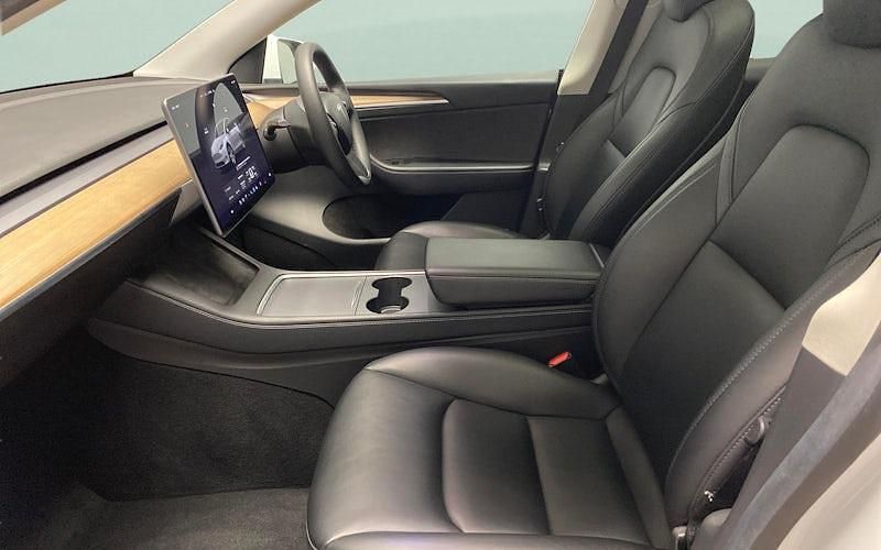 Used Tesla Model Y Long Range AWD 286 kW (389 HP) 2025 SUV