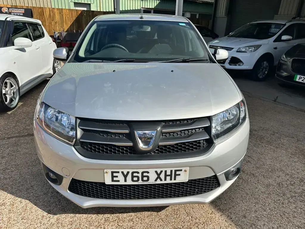 Used Dacia Sandero Lauréate 90 HP (66 kW) 2016 Silver Hatchback