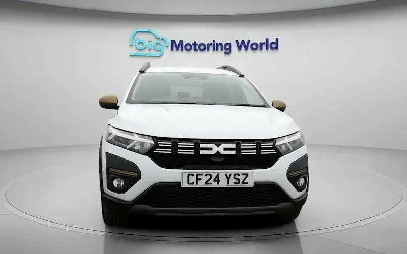 Used Dacia Jogger Extreme 141 HP (103 kW) 2024 White MPV