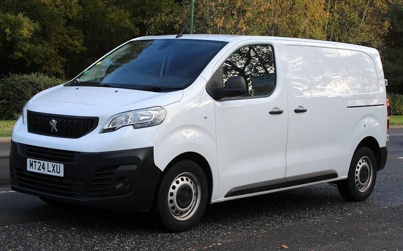 White Used 2023 Peugeot Expert Premium Van | £15,250 (Fair price) - Image 1/4