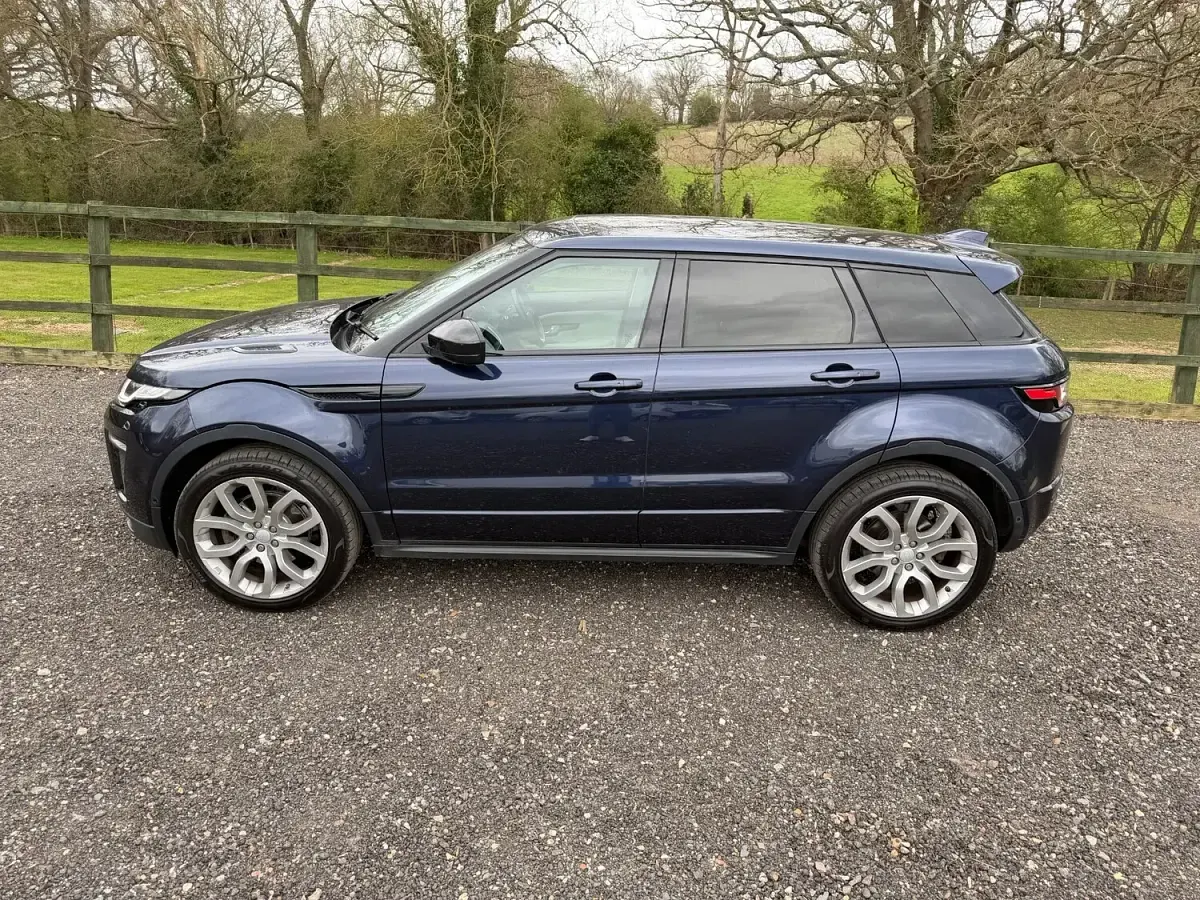 Used Land Rover Range Rover evoque HSE Dynamic 2017 Blue Estate
