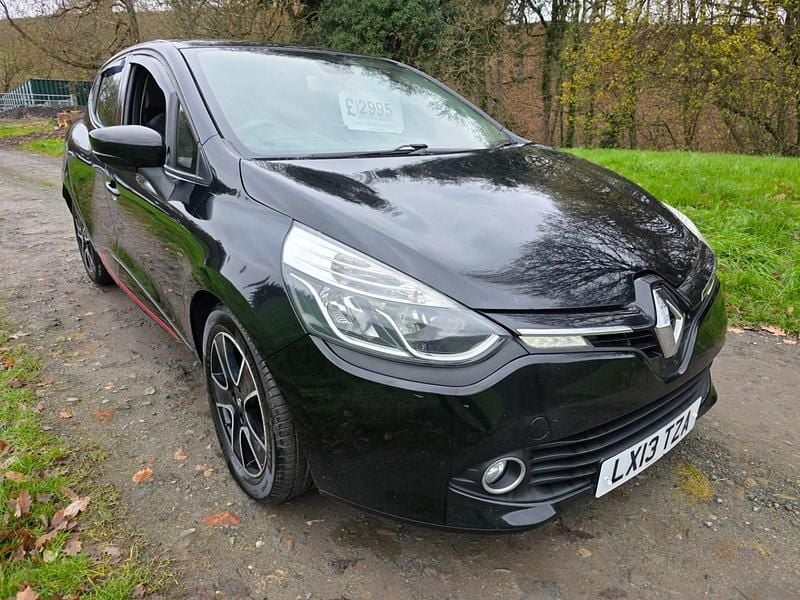 Black Used 2013 Renault Clio IV Dynamique Hatchback | £2,995 (Good price) - Image 1/4