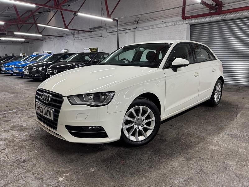 Used Audi A3 Sportback 105 HP (77 kW) 2013 White Hatchback