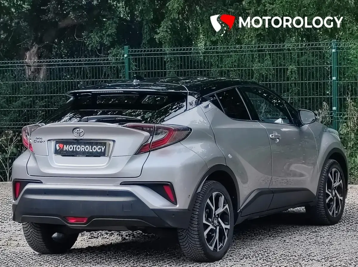 Używany Toyota C-HR 115 KM (84 kW) 2018 Srebrny SUV