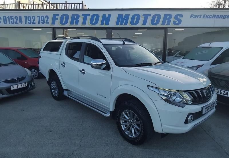 Used Mitsubishi L200 2017 White Pickup