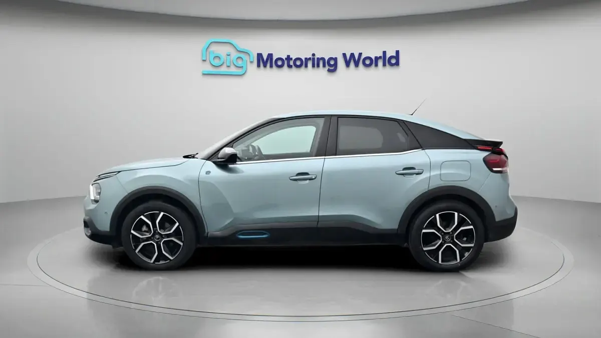 Used Citroën e-C4 Shine 100 kW (136 HP) 2022 Blue Hatchback