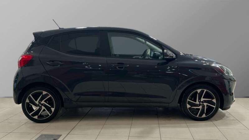 Used Hyundai i10 Premium 67 HP (49 kW) 2021 Grey  Hatchback