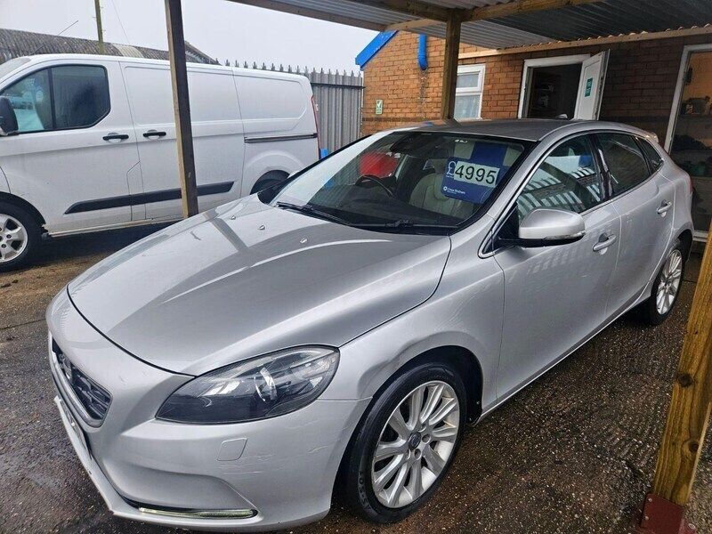 Silver Used 2013 Volvo V40 SE Lux Estate | £3,995 (Fair price) - Image 1/4