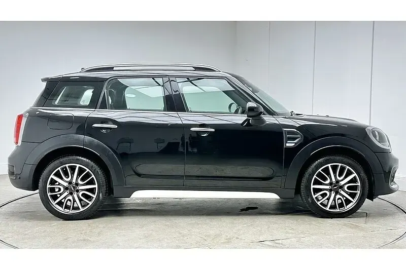 Used Mini Cooper Countryman Sport 2019 Midnight black SUV