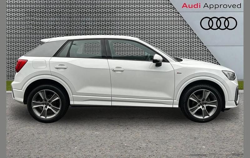 Begagnad Audi Q2 S-Line 147 HK (108 kW) 2022 Vit SUV