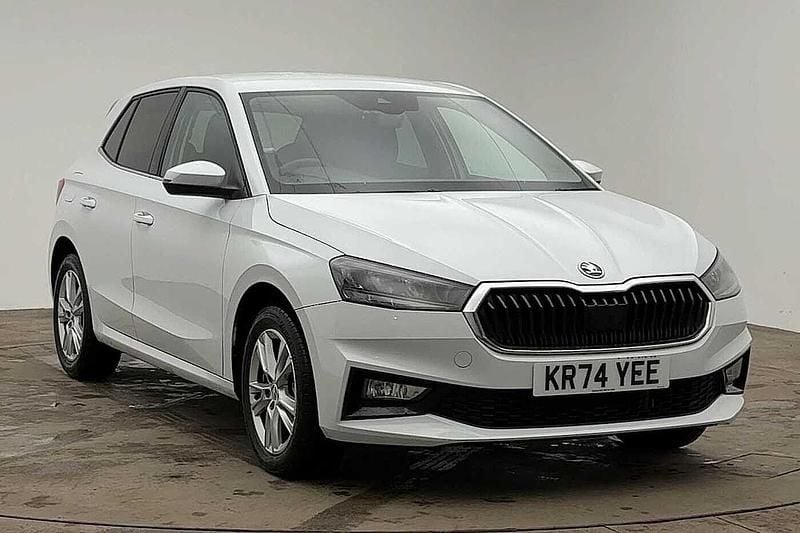 Moon white metallic Used 2024 Skoda Fabia SE L Hatchback | £18,995 (Expensive) - Image 1/4