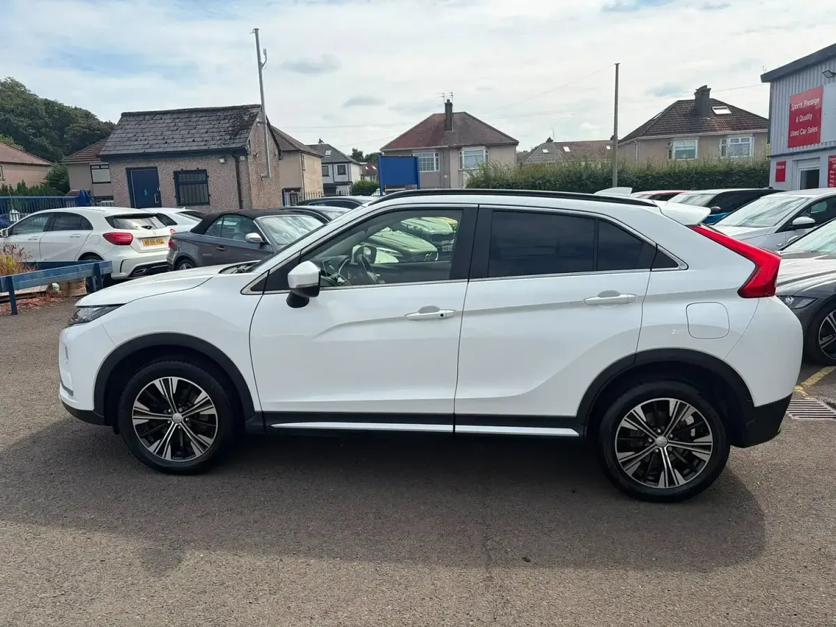 Used Mitsubishi Eclipse 2017 White Hatchback