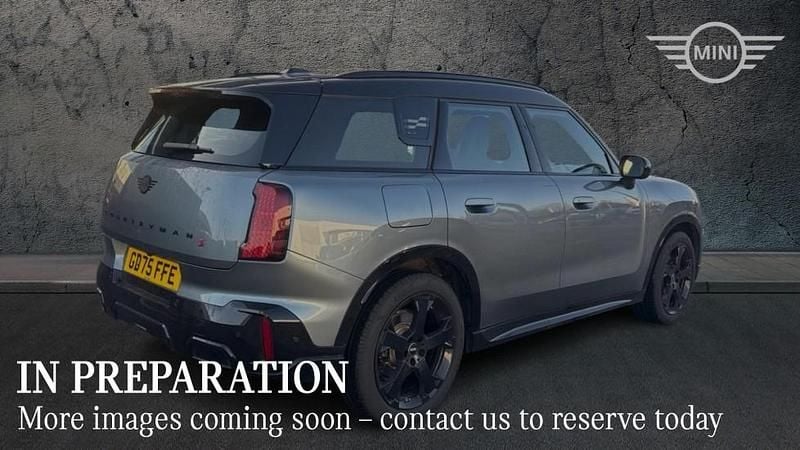 Used Mini Countryman 215 HP (158 kW) 2025 Green SUV