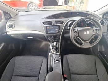 Used Honda Civic SE Plus 120 HP (88 kW) 2016 Red Hatchback